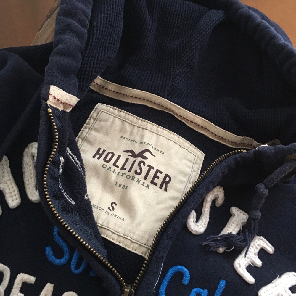 Hollister Zip-Up Hoodie - Picture 4 of 8